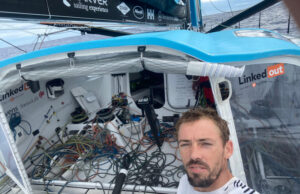 Повреда на левия фойл спря полета на LinkedOut!